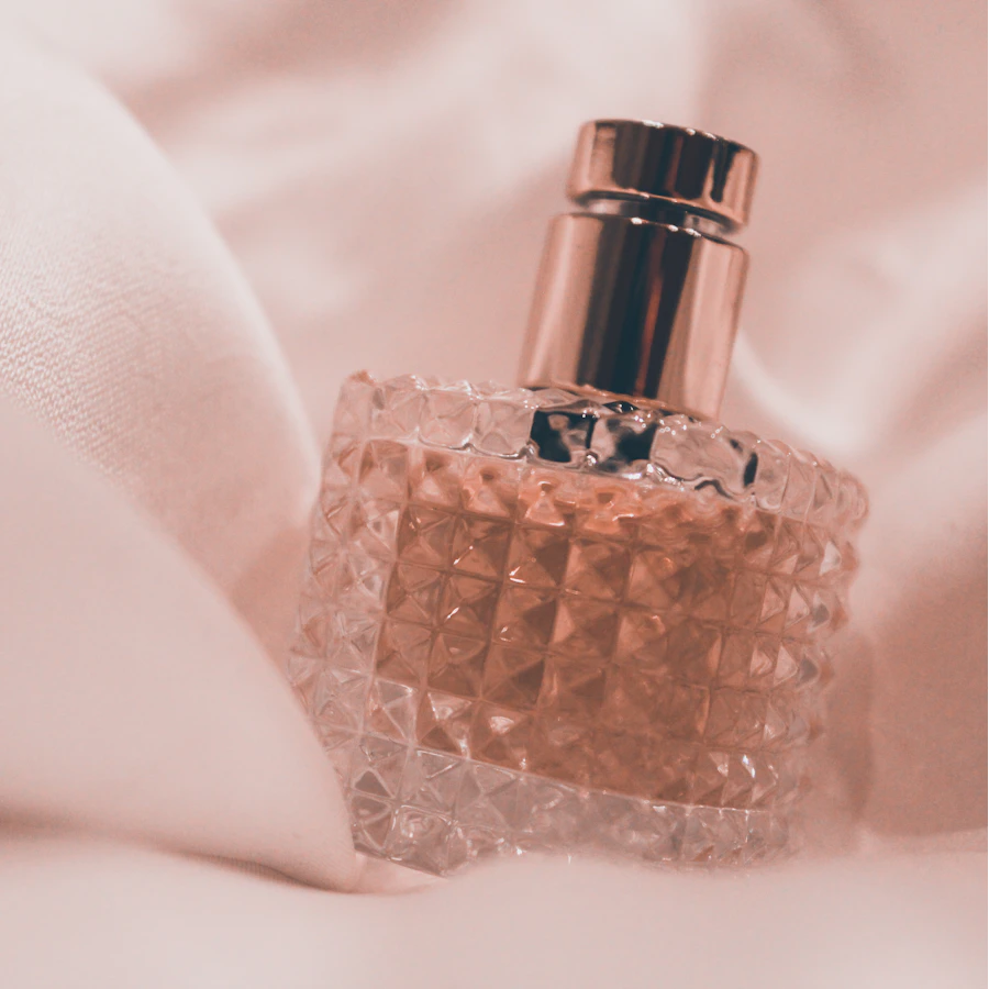 Fragrance close up — product presentation reference